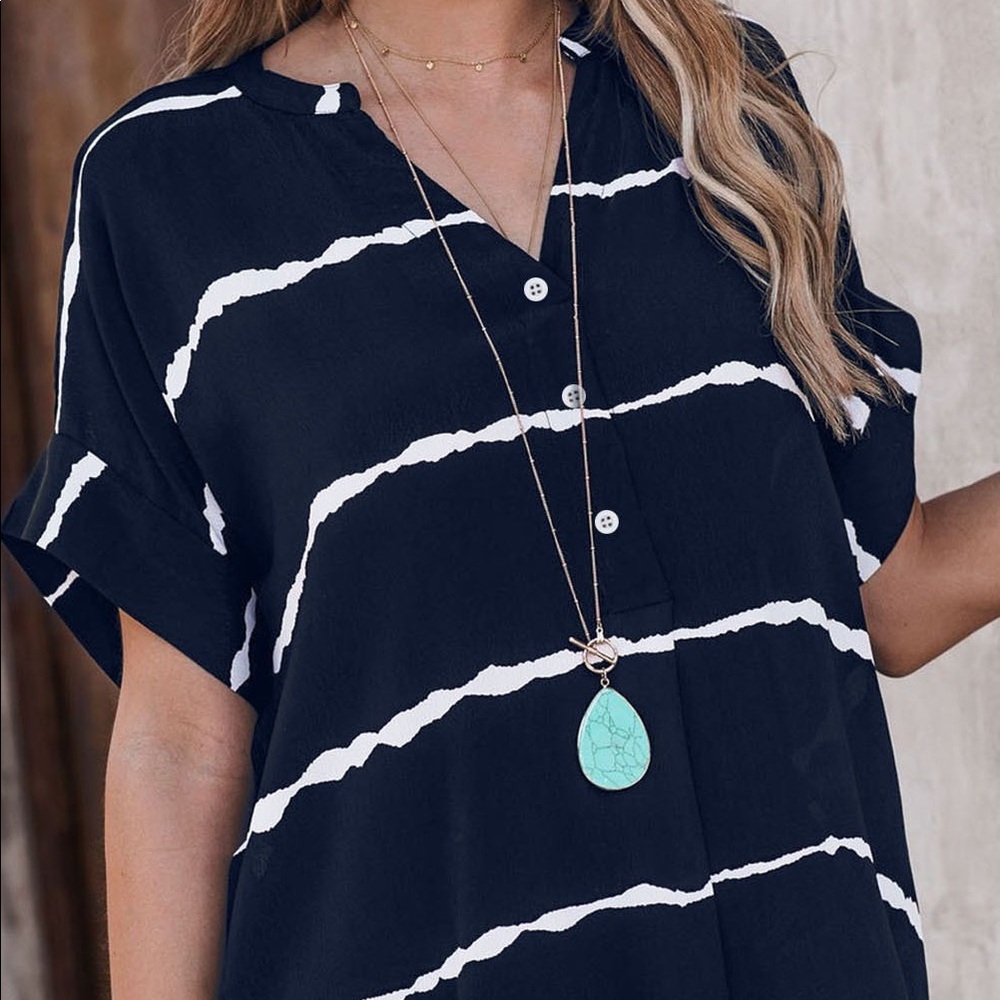 🆕Navy V Neck Striped Relaxing Tee - Picture 4 of 6